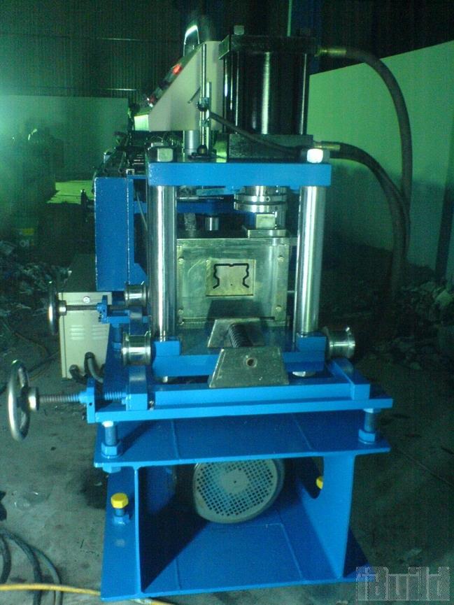 Máy cán trụ Omega Ameco OME-RF01