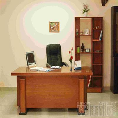 Bàn làm việc và kệ