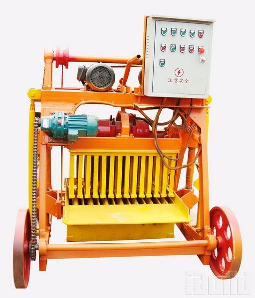 Máy sản xuất gạch không nung loại QT40-3B