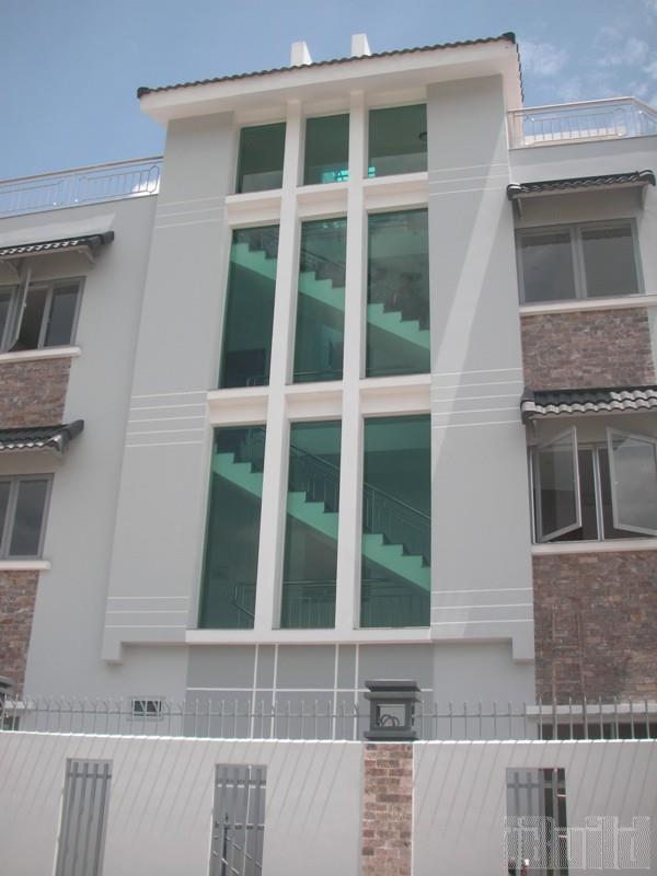 Mặt dựng kính