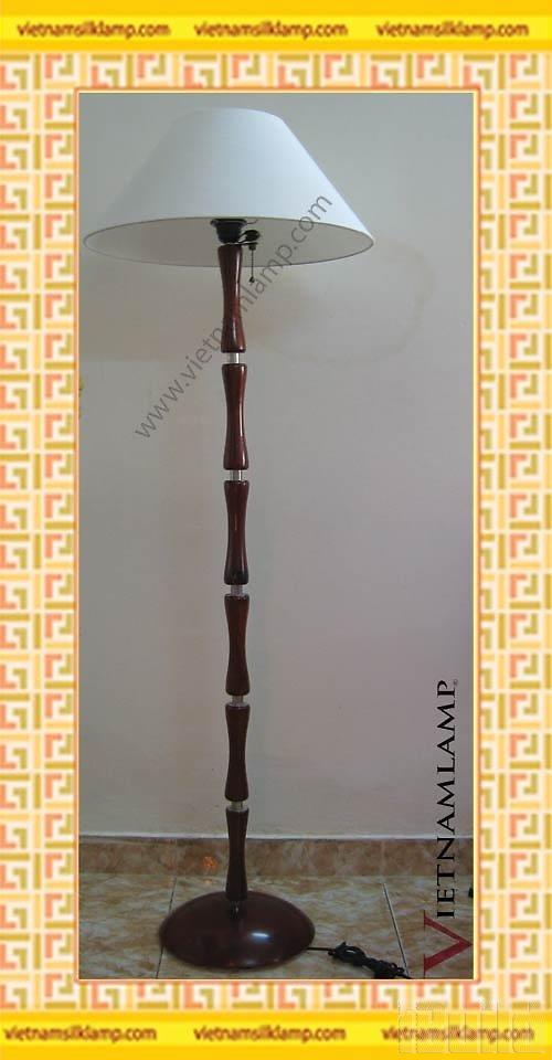 Đèn trang trí - đèn đứng chụp vải chân gỗ